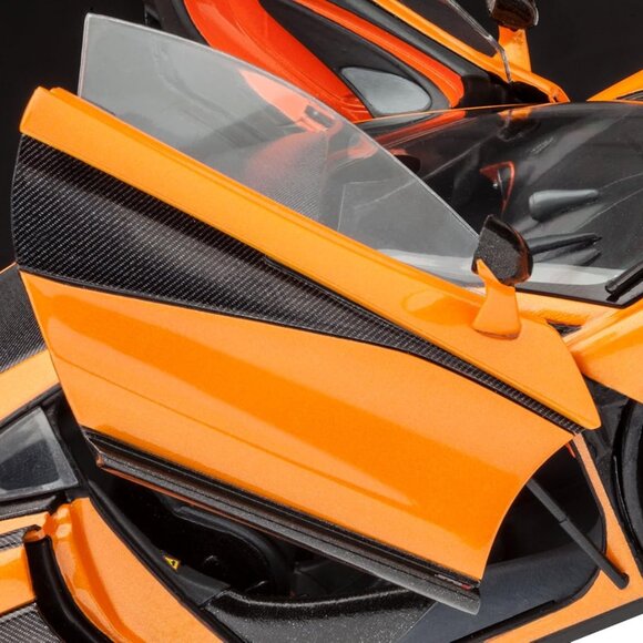 Revell Mclaren 570s Model Set -106-piece (Plastic) New in Box Made in Poland - Picture 7 of 16